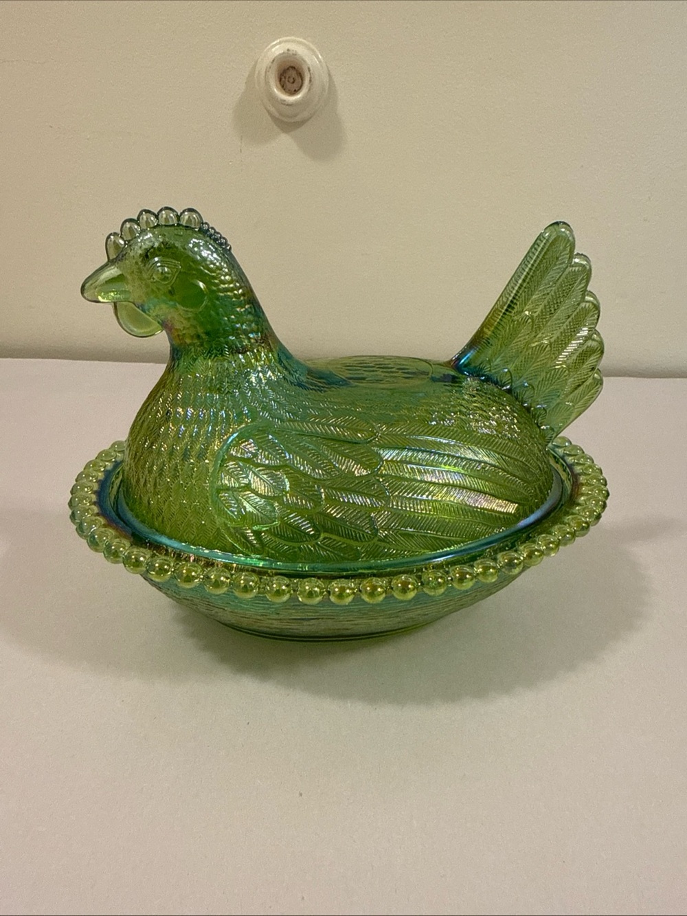 RARE VTG Indiana Glass Lime Green Iridescent Hen On Nest Beaded Dish Standard 7"
